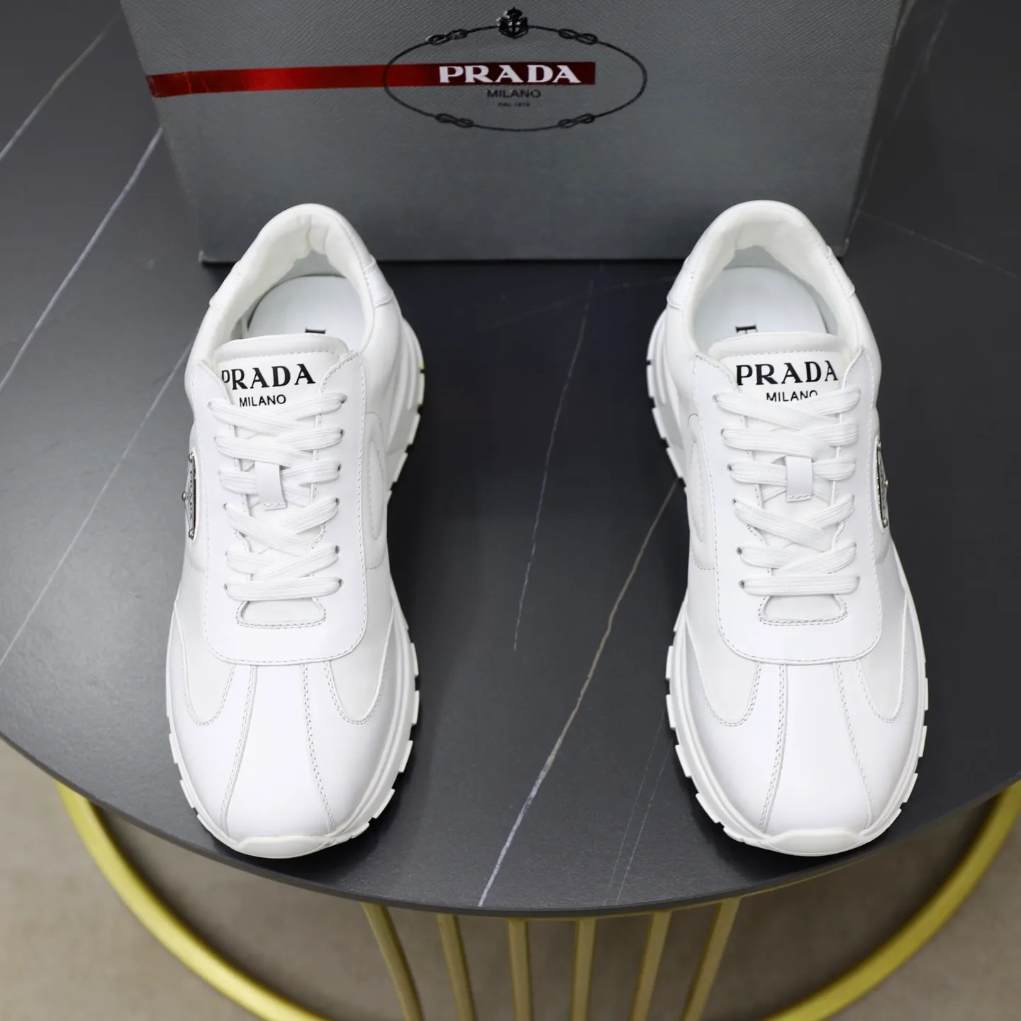 Ex-factory price: 580💰🙅‍♂️🙅‍♂️🙅‍♂️ Brand: PRADA Standard code: 38–44 (45 can be customized) Grade: Same as the official website Material: Original cowhide stitching Comfortable pig and cow lining Light and wear-resistant outsole Style category: Men's fashionable casual shoes and boots Running sneakers Distinguished luxury brand elements Top luxury Color: actual picture color